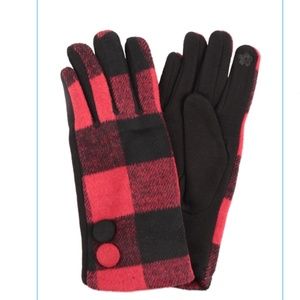 NWT Women’s Beautiful Buffalo Plaid Smart Touch Gloves in Red and Black!